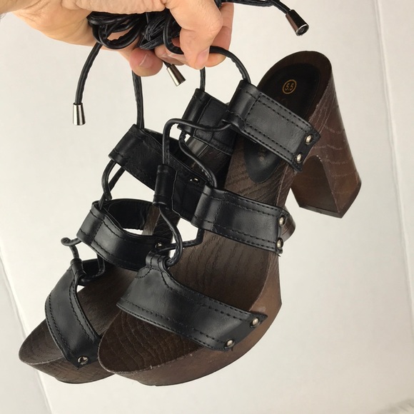 Retro Platform Heels - Picture 7 of 8